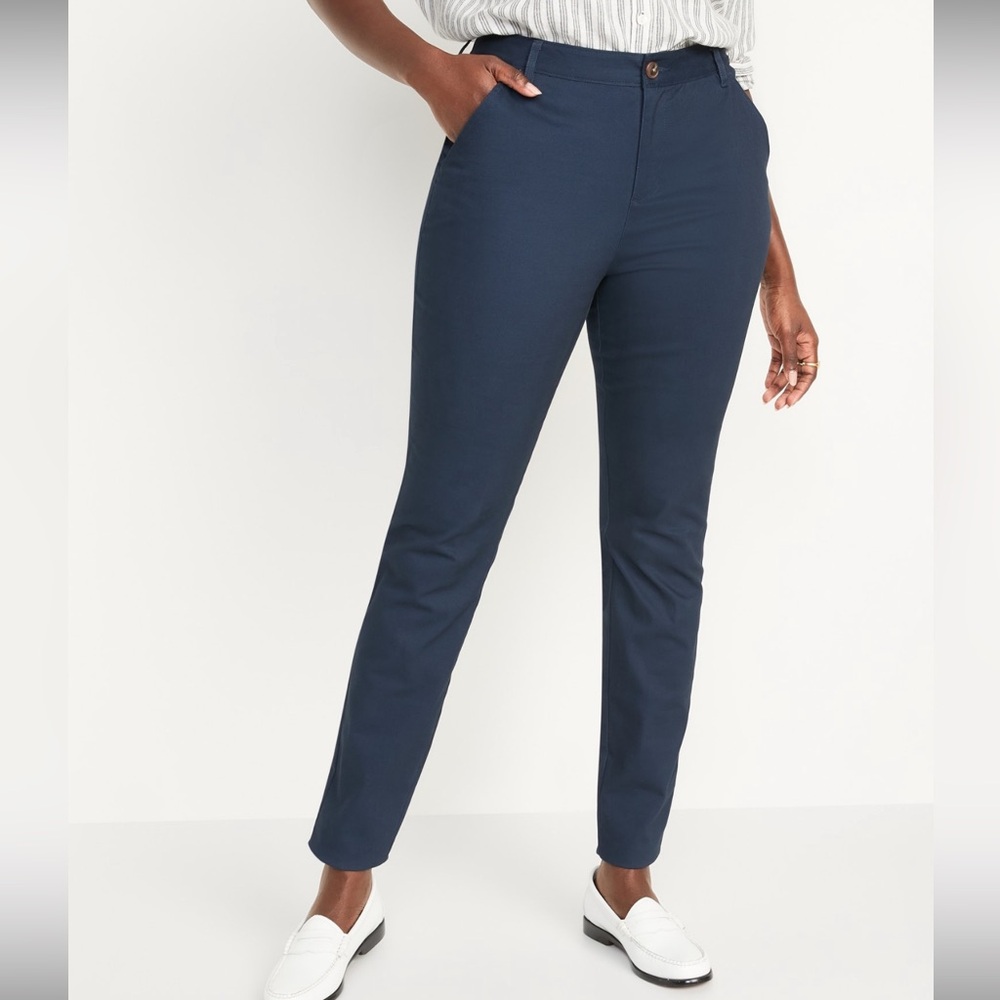 NWT- Old Navy - 0. Uniform Skinny Pant